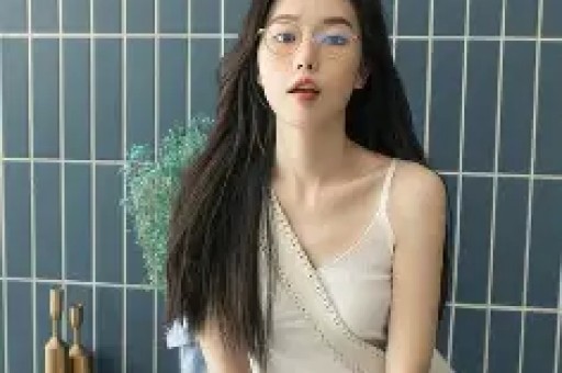 清纯女主播人设塌房酒后直播狂亲男嘉宾第二天哭着表示很后悔
