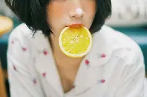 曝日本女星深田恭子出轨趁富豪男友出差家中私会导演