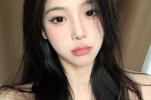 黄渤与神秘女子玩至深夜惹绯闻本尊发图公开女方身份否认出轨